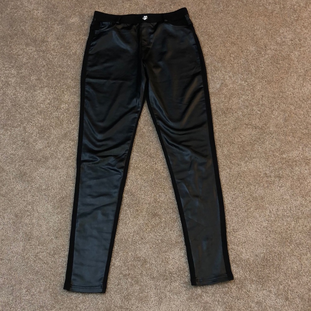 Yelete black faux leather M/L leggings